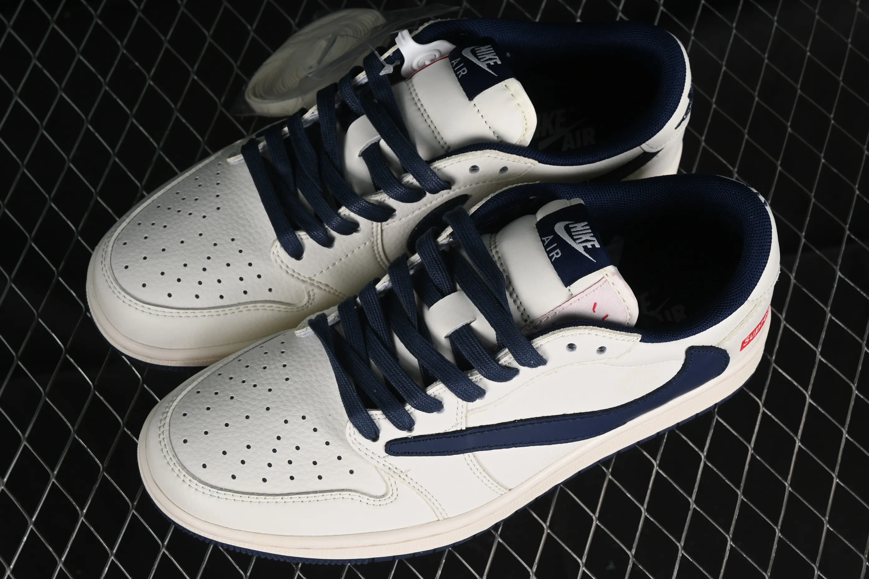All categories Air Jordan Jordan series basketball shoes Air Jordan 1 Low High-end customized low-top sneakers Travis Scott x Fragment Design x Air Jordan 1 Low OG SP AJ1 Joe 1 Supreme joint-off-white navy low-top cultural casual sneakers XZ116